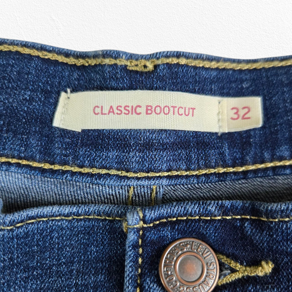 Levi's Medium Wash Classic Mid Rise Stretch Flare Classic Bootcut Jeans Size 32 - Picture 4 of 8